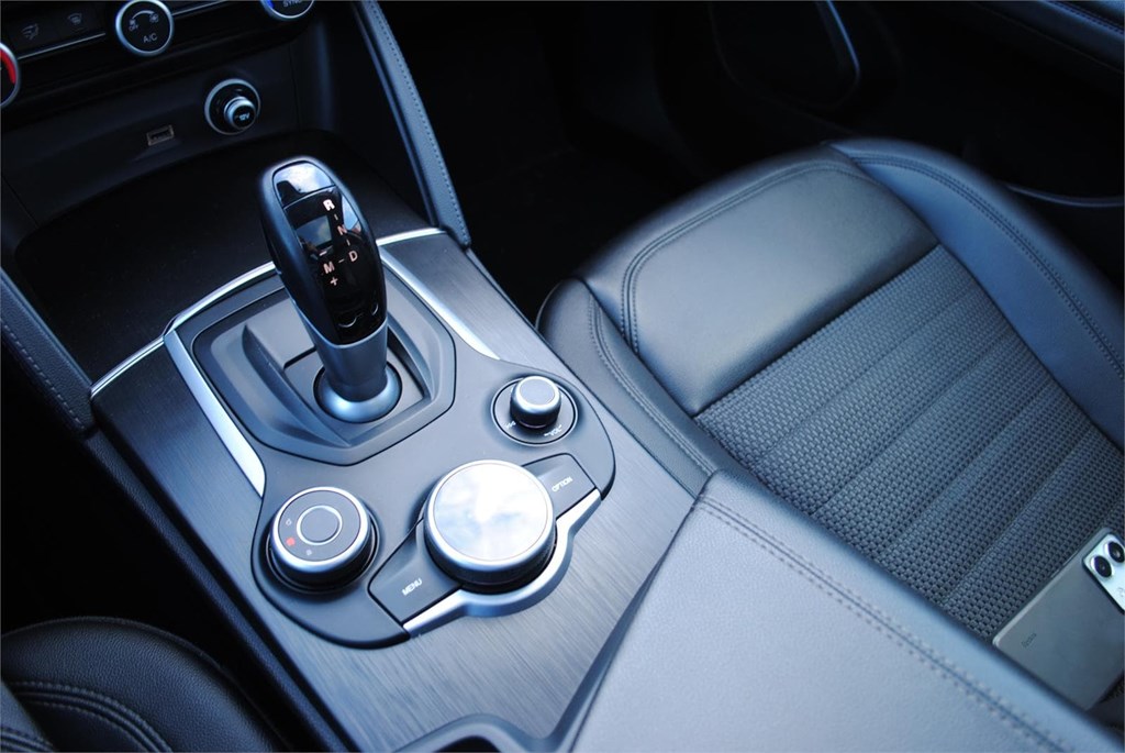 Foto 24 ALFA ROMEO STELVIO