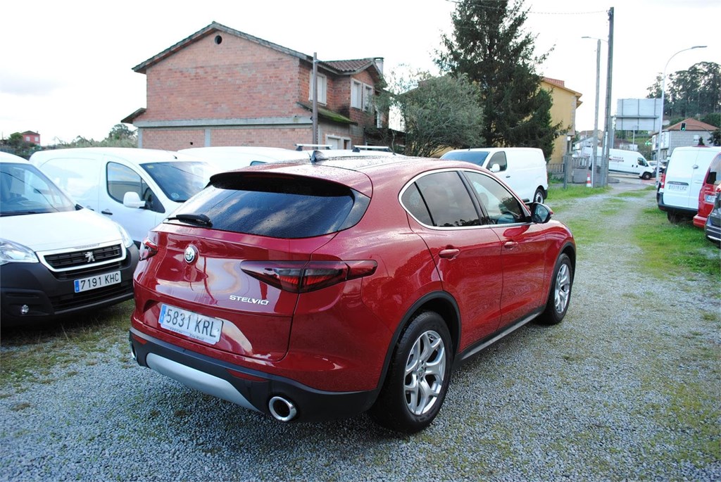 Foto 2 ALFA ROMEO STELVIO