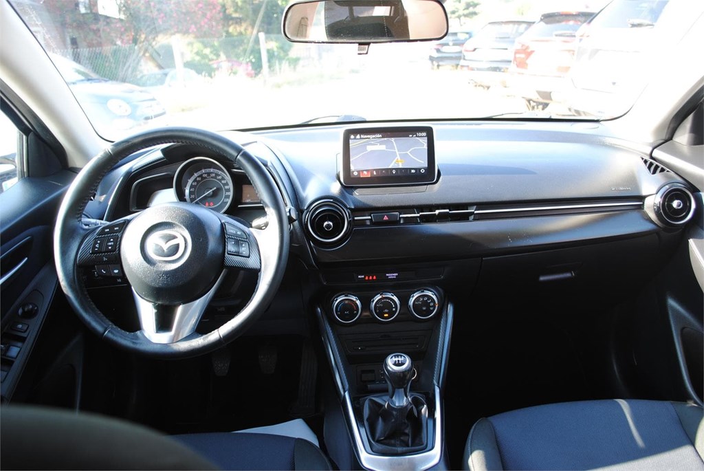 Foto 13 MAZDA 2