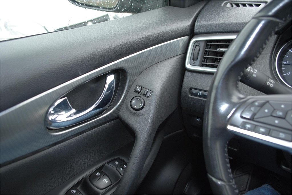 Foto 15 NISSAN QASHQAI 1.3 DGI 140 QLINE