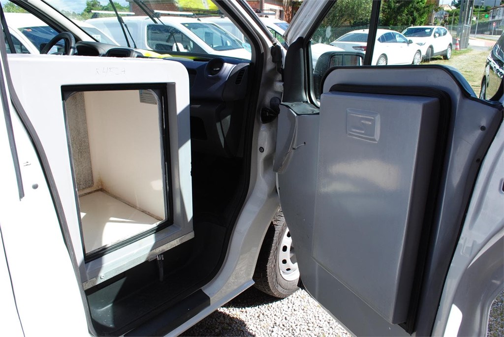 Foto 8 OPEL VIVARO ISOTERMO