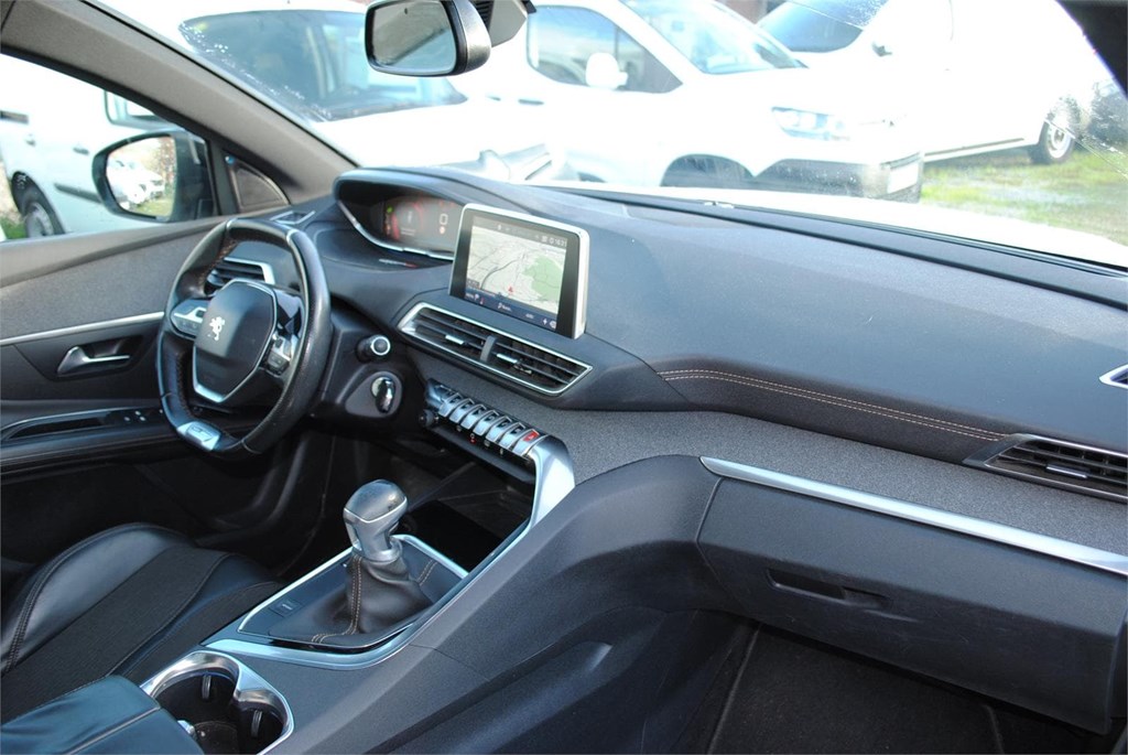 Foto 11 PEUGEOT 3008 1.5 HDI 130 CV