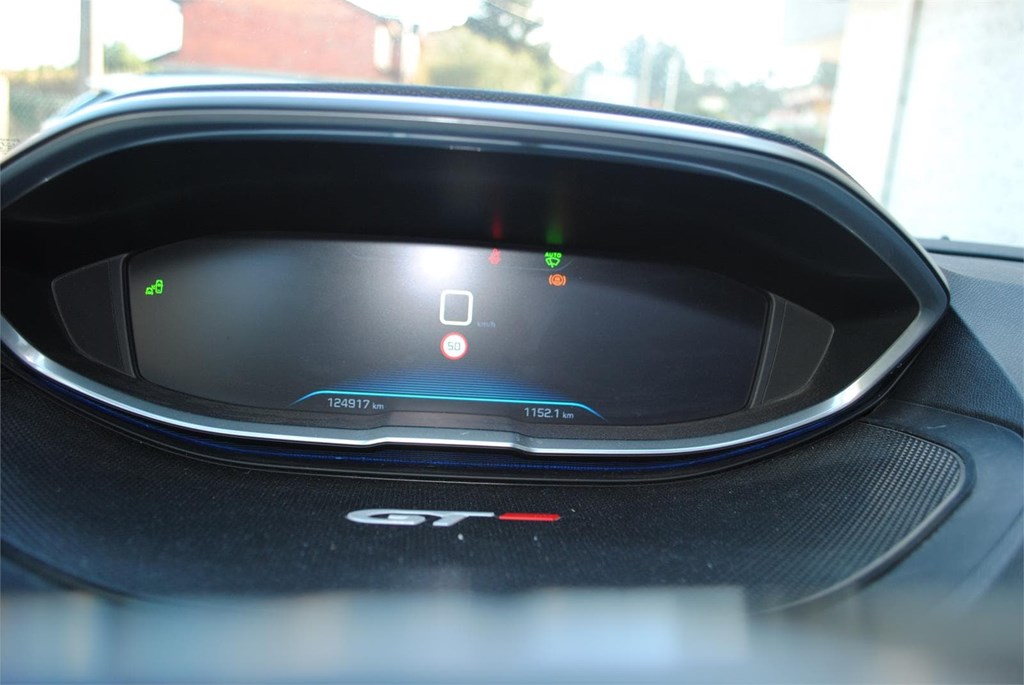 Foto 30 PEUGEOT 3008 1.5 HDI 130 CV