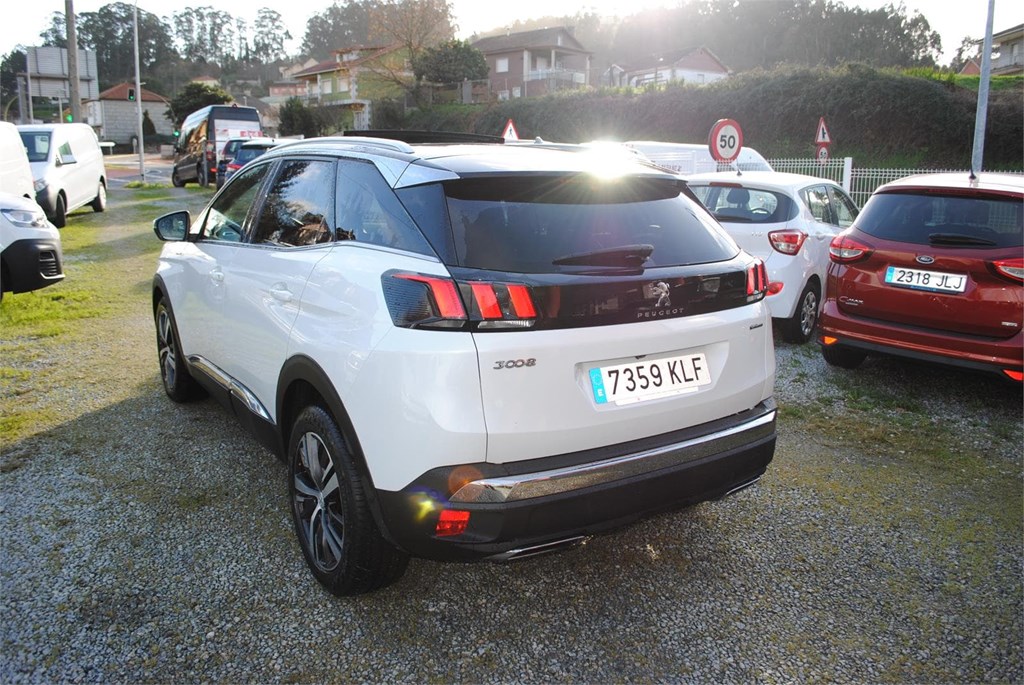 Foto 4 PEUGEOT 3008 1.5 HDI 130 CV