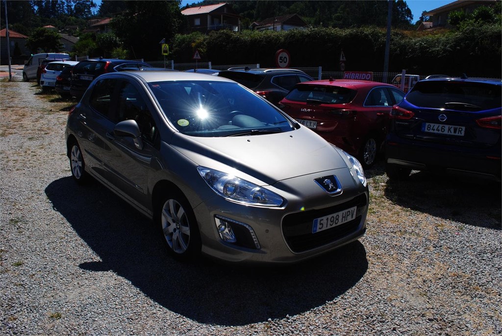 Foto 4 PEUGEOT 308 1.6 eHDI 115 CV 