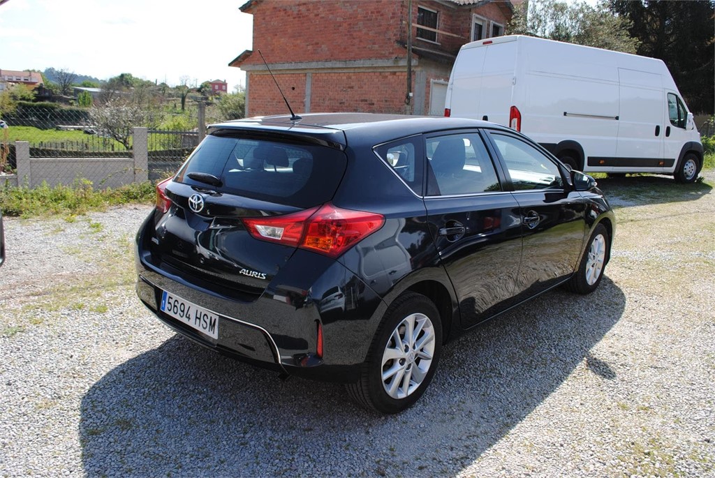 Foto 1 TOYOTA AURIS