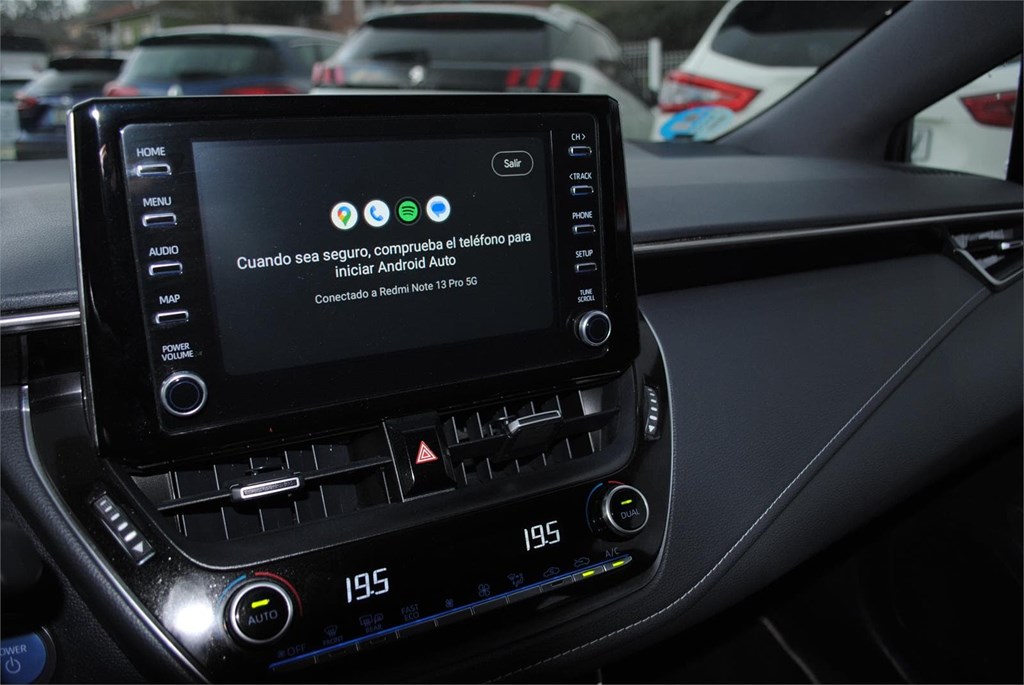 Foto 17 TOYOTA COROLLA HYBRID 