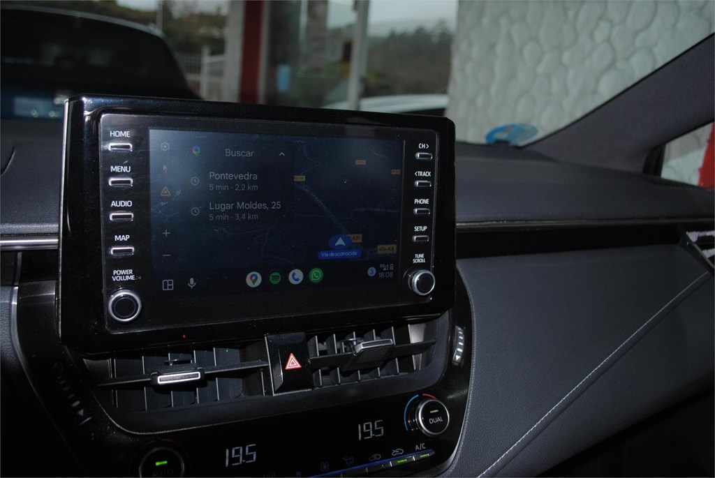 Foto 18 TOYOTA COROLLA HYBRID 