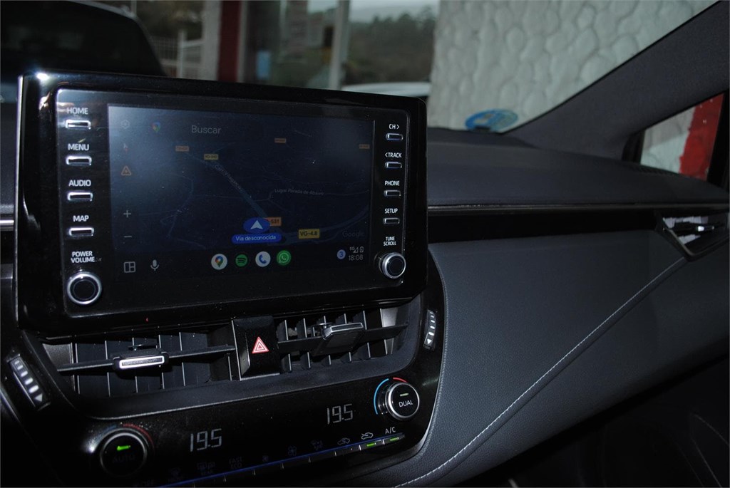 Foto 19 TOYOTA COROLLA HYBRID 